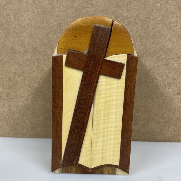 Carver Dan's Cross Bible Church Handcrafted Puzzle Gift Keepsake Box Religious - Picture 1 of 12